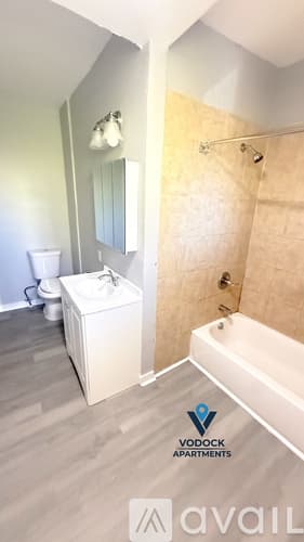 Hartford Apartment: 14 Hillside Ave