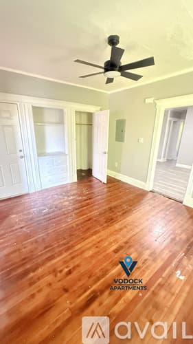 Hartford Apartment: 14 Hillside Ave