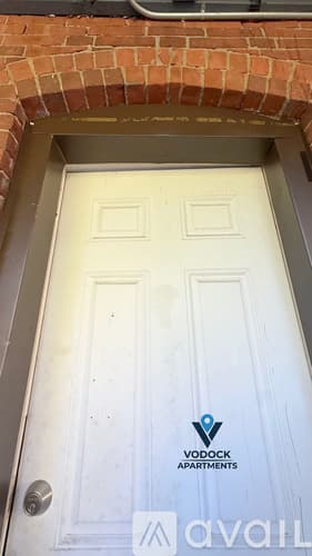 Hartford Apartment: 14 Hillside Ave