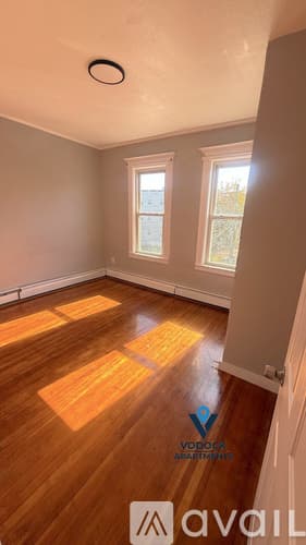 Hartford Apartment: 14 Hillside Ave
