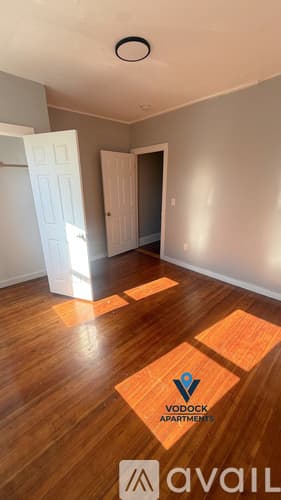 Hartford Apartment: 14 Hillside Ave