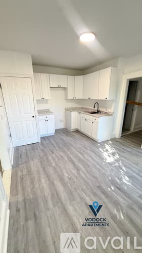 Hartford Apartment: 14 Hillside Ave