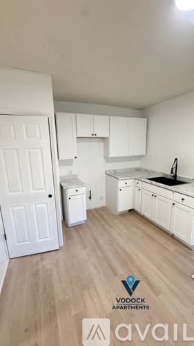 Hartford Apartment: 14 Hillside Ave