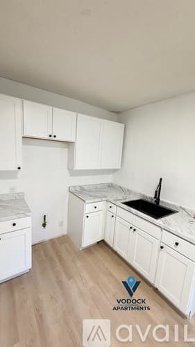Hartford Apartment: 14 Hillside Ave