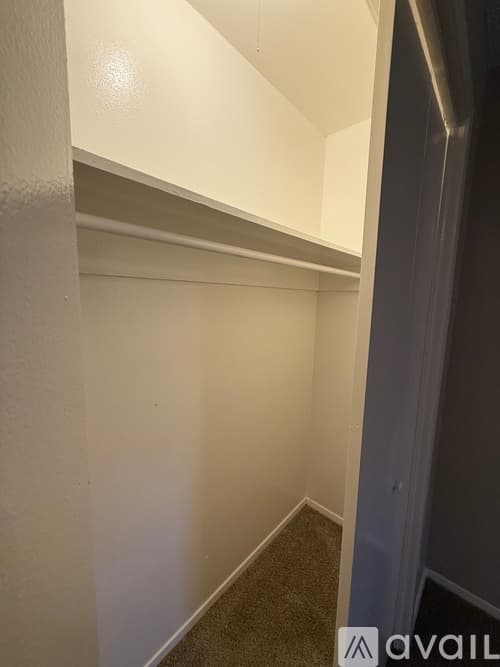 Arlington Apartment: 2209 Viewtop Lane
