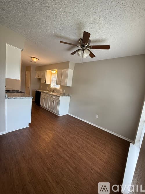 Arlington Apartment: 2209 Viewtop Lane