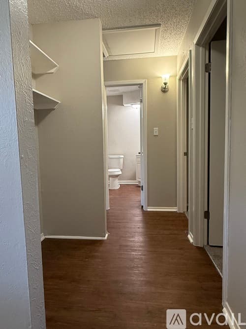 Arlington Apartment: 2209 Viewtop Lane
