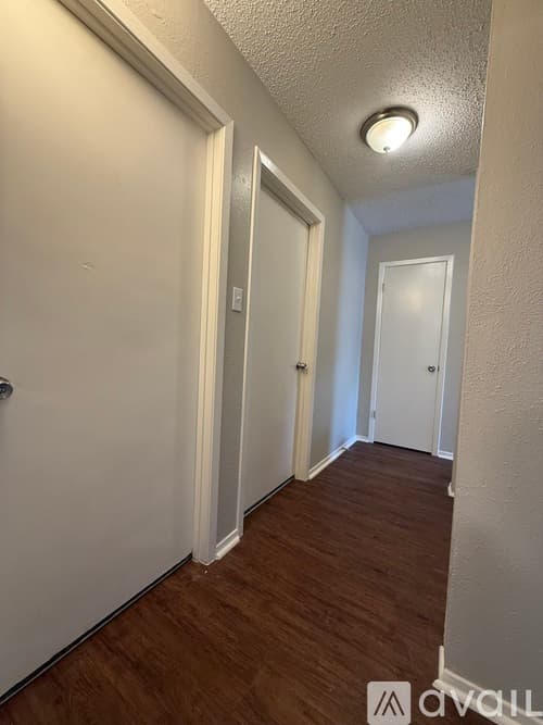 Arlington Apartment: 2209 Viewtop Lane