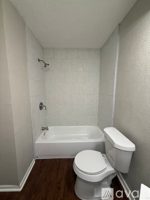 Arlington Apartment: 2209 Viewtop Lane