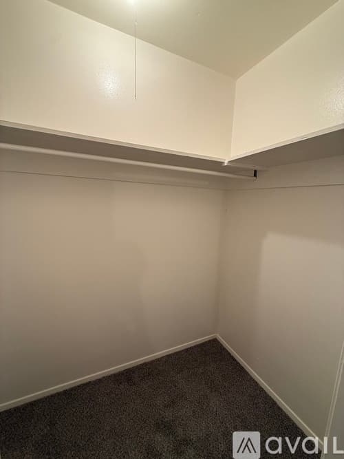 Arlington Apartment: 2209 Viewtop Lane