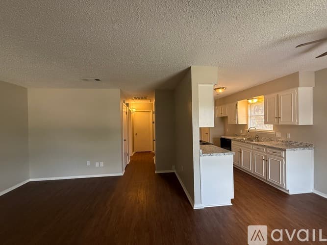 Arlington Apartment: 2209 Viewtop Lane