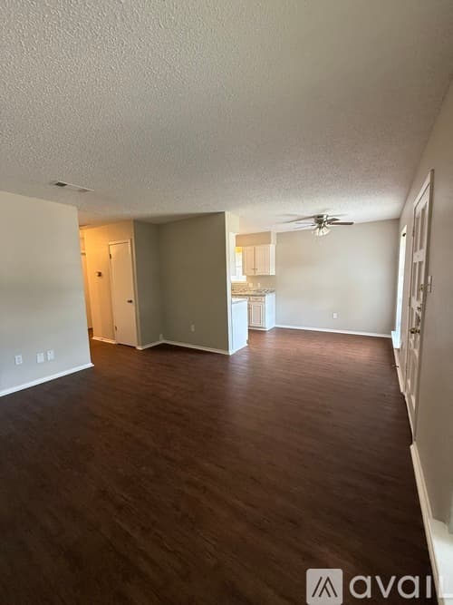 Arlington Apartment: 2209 Viewtop Lane