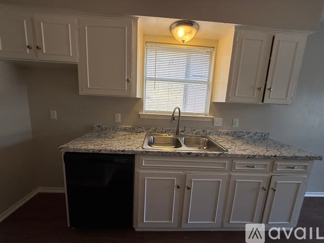 Arlington Apartment: 2209 Viewtop Lane