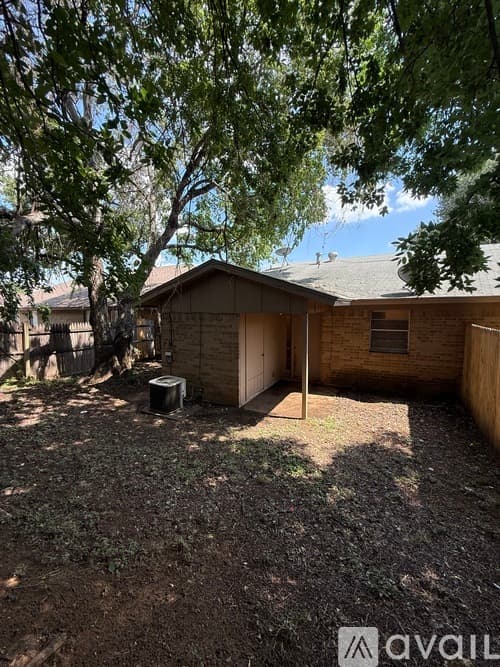 Arlington Apartment: 2209 Viewtop Lane