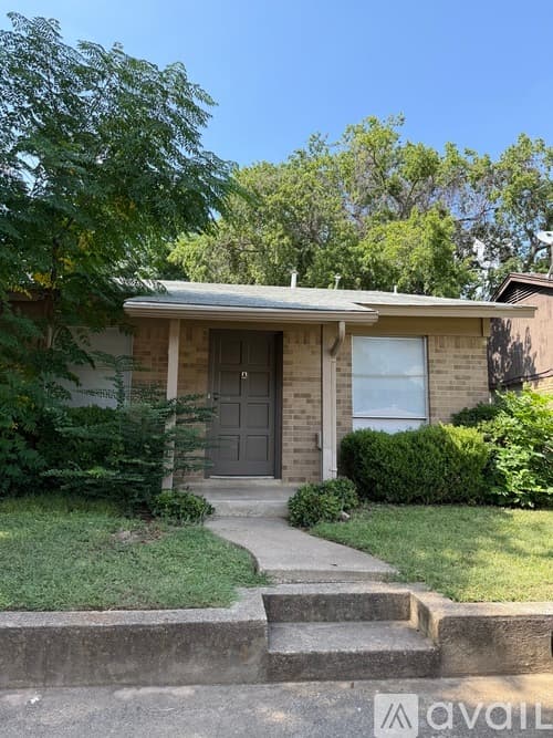 Arlington Apartment: 2209 Viewtop Lane