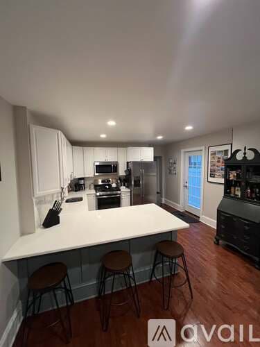 Philadelphia Apartment: 1702 West Girard Avenue