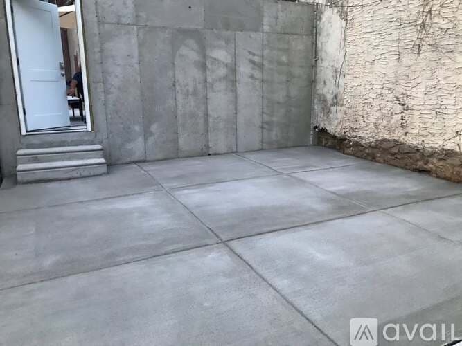 Philadelphia Apartment: 1702 West Girard Avenue