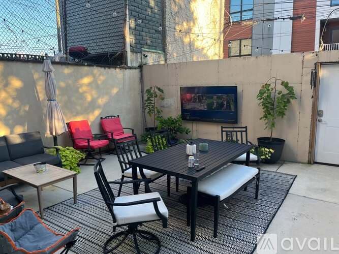 Philadelphia Apartment: 1702 West Girard Avenue