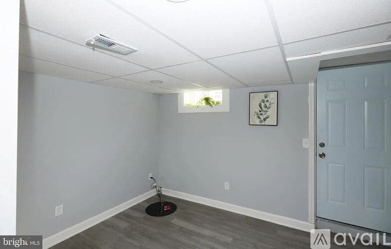 Essex Townhome: 351 Leeanne Rd