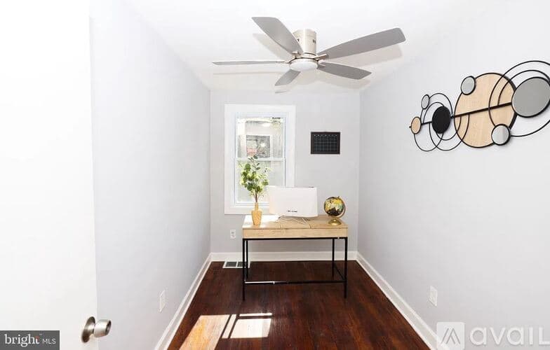Essex Townhome: 351 Leeanne Rd