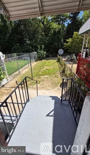 Essex Townhome: 351 Leeanne Rd