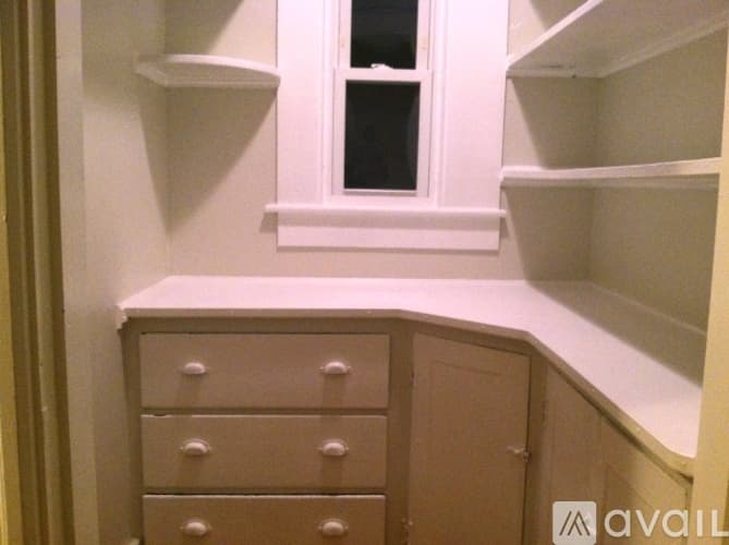 Upton Apartment: 112 Main St