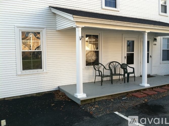 Upton Apartment: 112 Main St