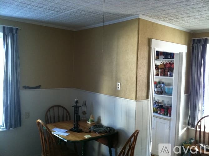 Upton Apartment: 112 Main St