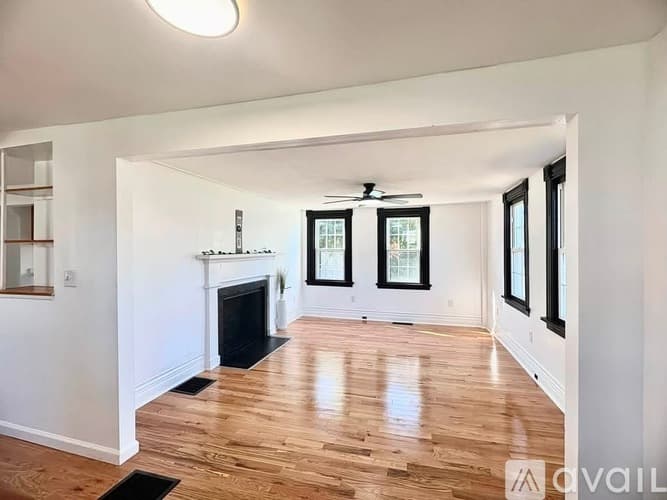 Manchester Apartment: 14 Hackmatack Street