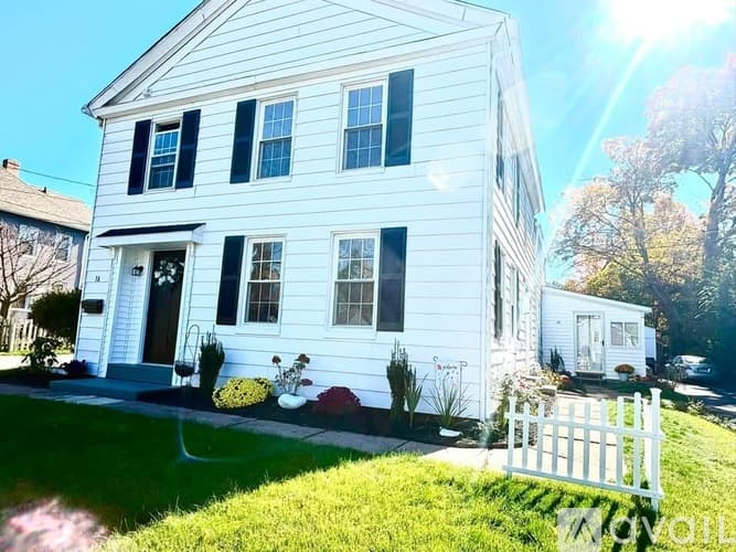 Manchester Apartment: 14 Hackmatack Street