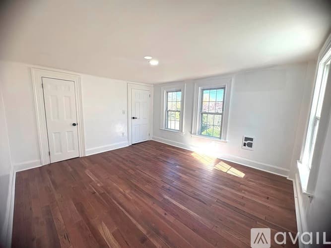 Manchester Apartment: 14 Hackmatack Street