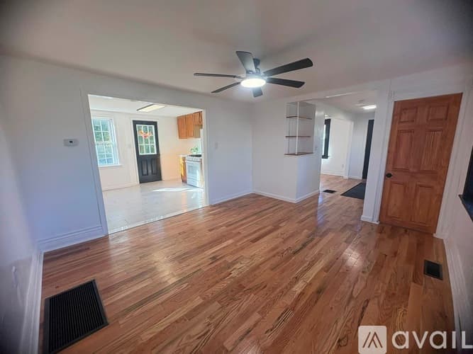 Manchester Apartment: 14 Hackmatack Street