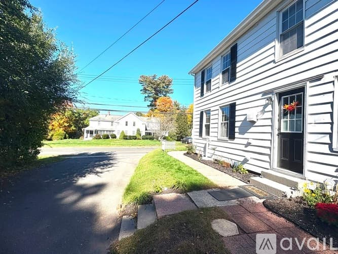 Manchester Apartment: 14 Hackmatack Street