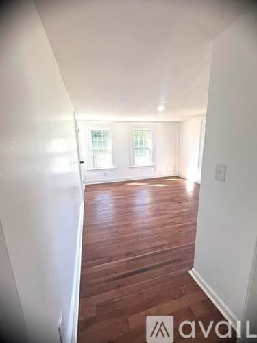 Manchester Apartment: 14 Hackmatack Street