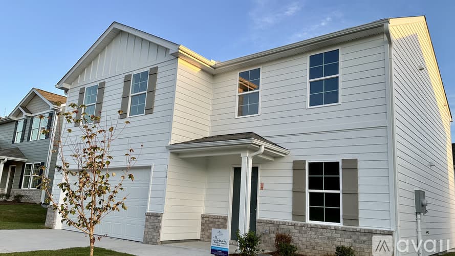 Jackson House: 116 Katsura Wy