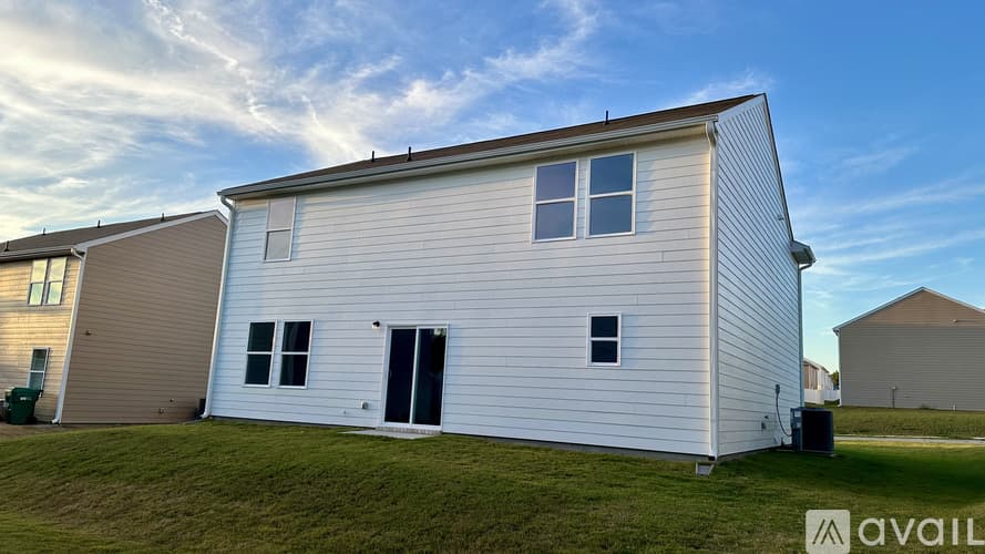 Jackson House: 116 Katsura Wy