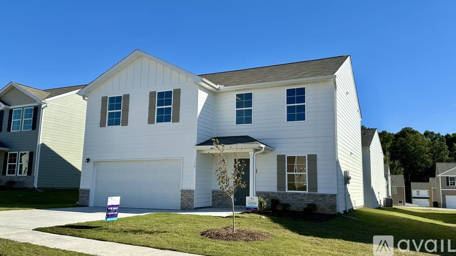 Jackson House: 116 Katsura Wy