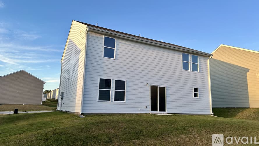 Jackson House: 116 Katsura Wy