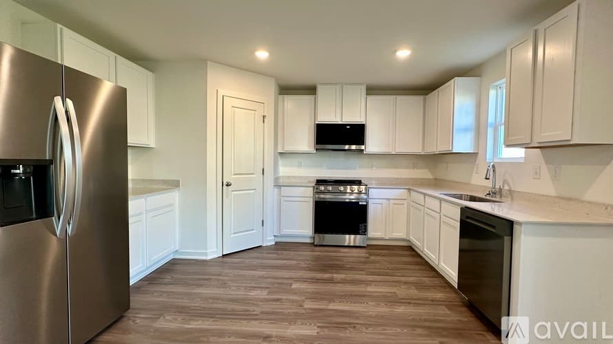 Jackson House: 116 Katsura Wy
