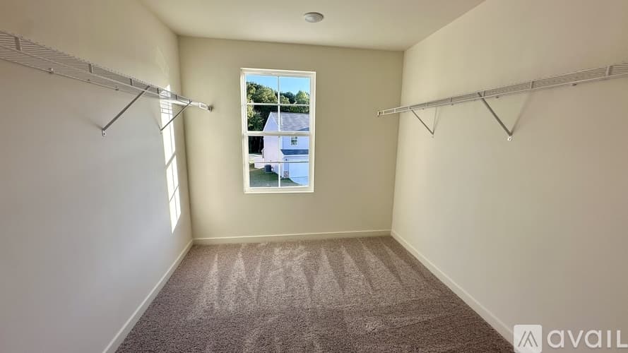 Jackson House: 116 Katsura Wy