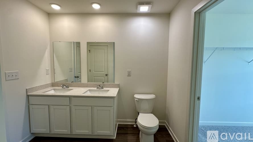 Jackson House: 116 Katsura Wy