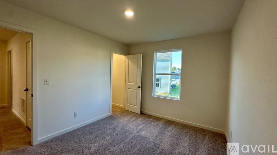 Jackson House: 116 Katsura Wy