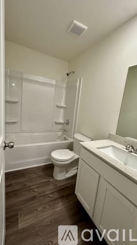 Jackson House: 116 Katsura Wy