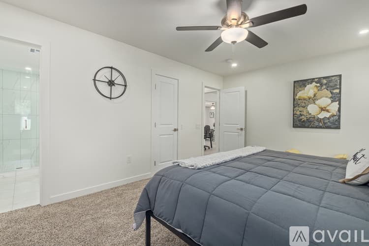 Sun City House: 9830 W Evergreen Dr