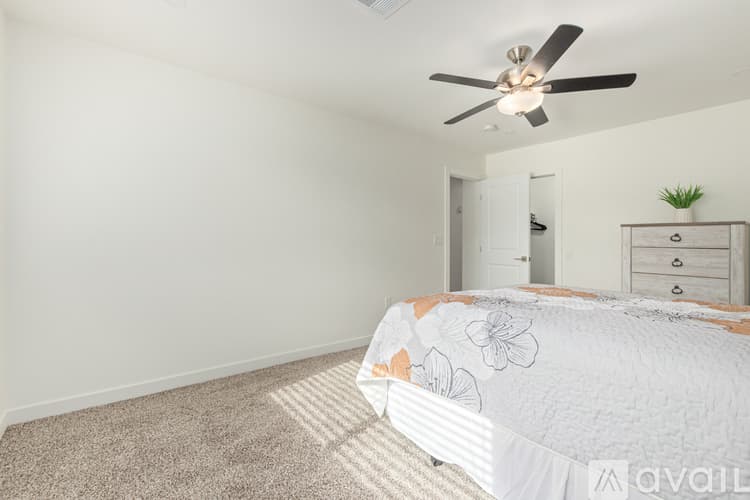 Sun City House: 9830 W Evergreen Dr