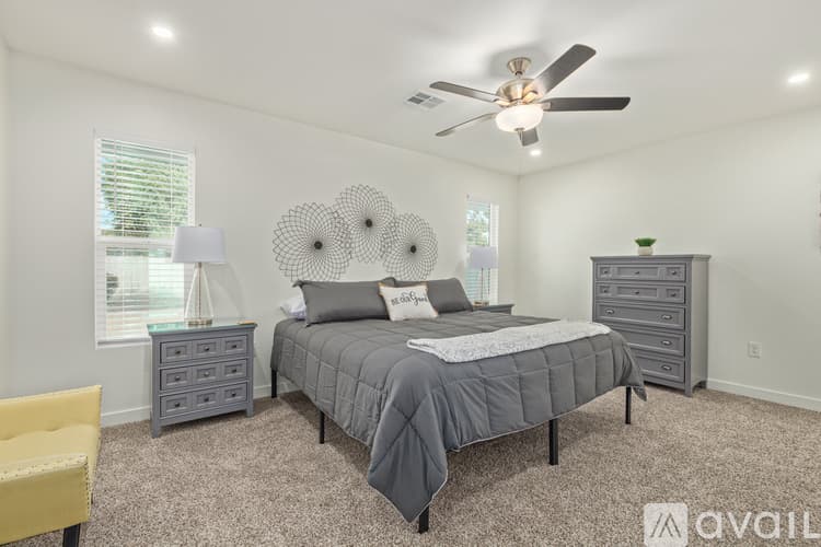 Sun City House: 9830 W Evergreen Dr