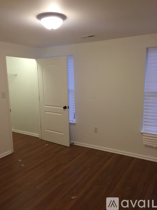 Washington House: 147 W Washington Ave