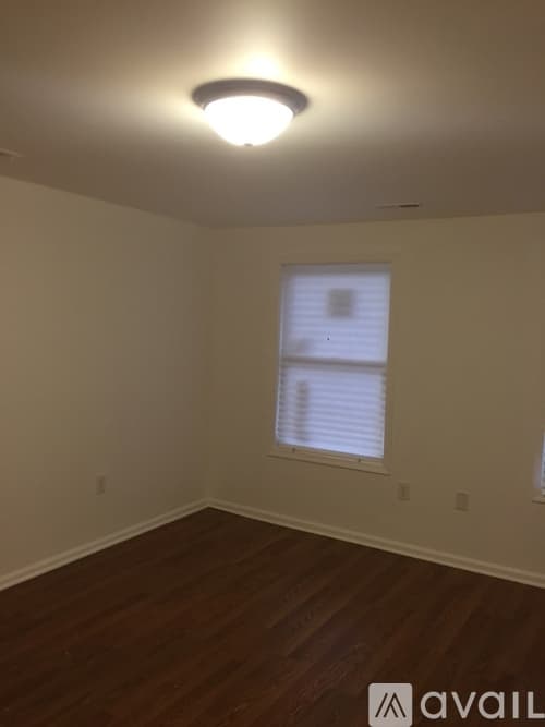 Washington House: 147 W Washington Ave