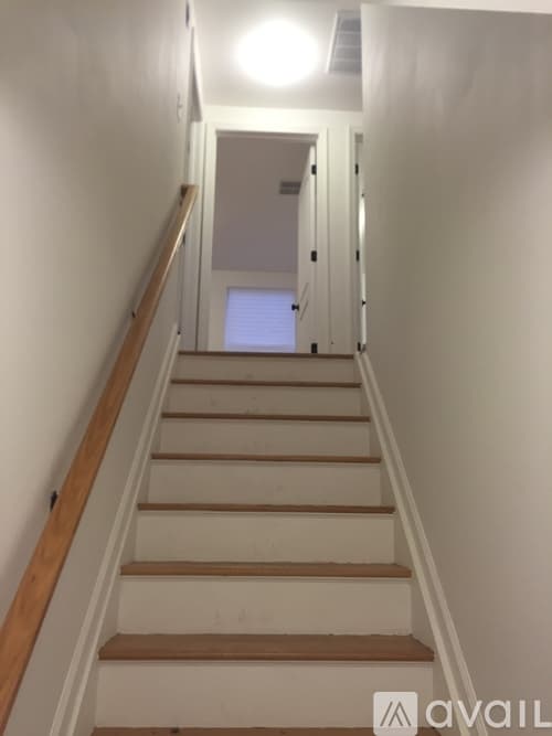 Washington House: 147 W Washington Ave