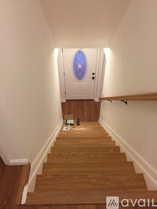 Washington House: 147 W Washington Ave